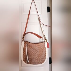 Coach Sutton Hobo Crossbody Chalk Signature Canvas #38580
